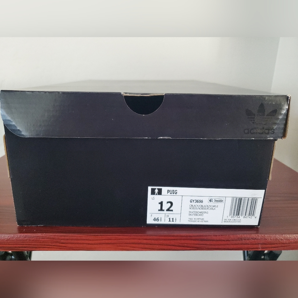 Adidas Shoe - Picture 4 of 14